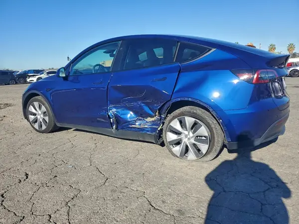 7SAYGDEEXPF831157 2023 TESLA MODEL Y - Image 2