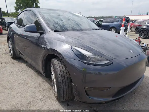 7SAYGDEEXPF833930 2023 TESLA MODEL Y - Image 1