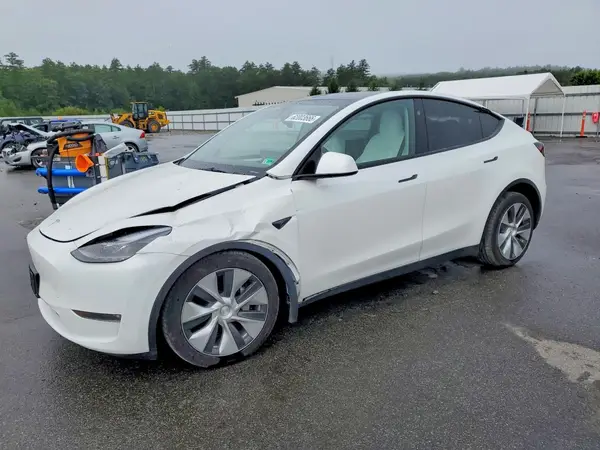 7SAYGDEEXPF834186 2023 TESLA MODEL Y - Image 1