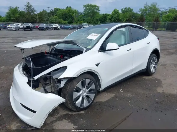 7SAYGDEEXPF835144 2023 TESLA MODEL Y - Image 2