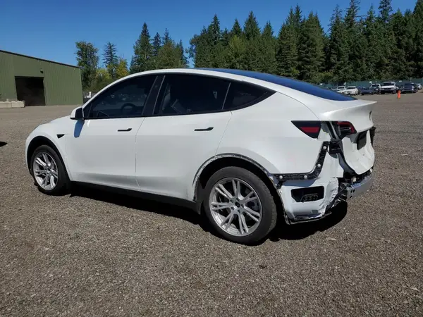 7SAYGDEEXPF835256 2023 TESLA MODEL Y - Image 2