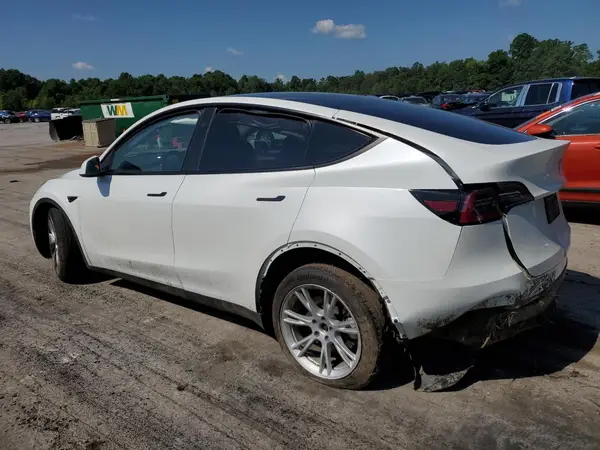 7SAYGDEEXPF837816 2023 TESLA MODEL Y - Image 2