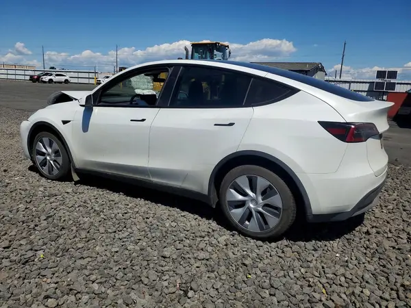 7SAYGDEEXPF842501 2023 TESLA MODEL Y - Image 2