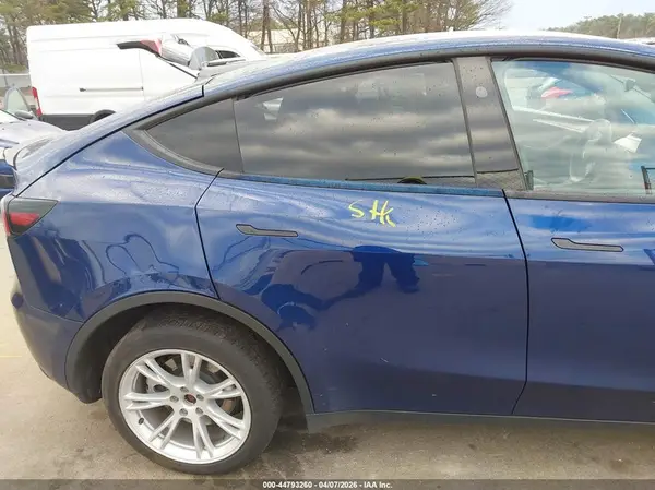 7SAYGDEEXPF845978 2023 TESLA MODEL Y - Image 8