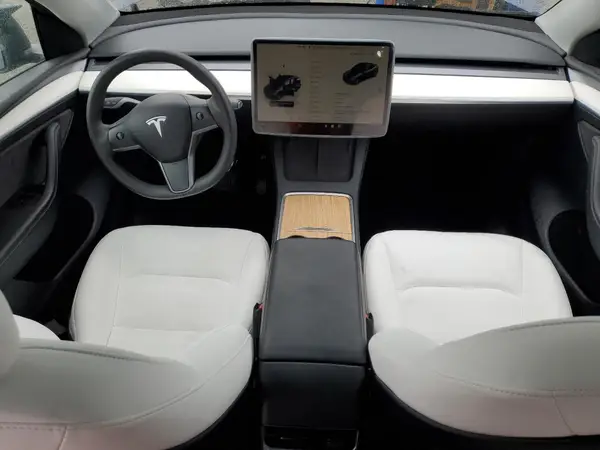 7SAYGDEEXPF852736 2023 TESLA MODEL Y - Image 8