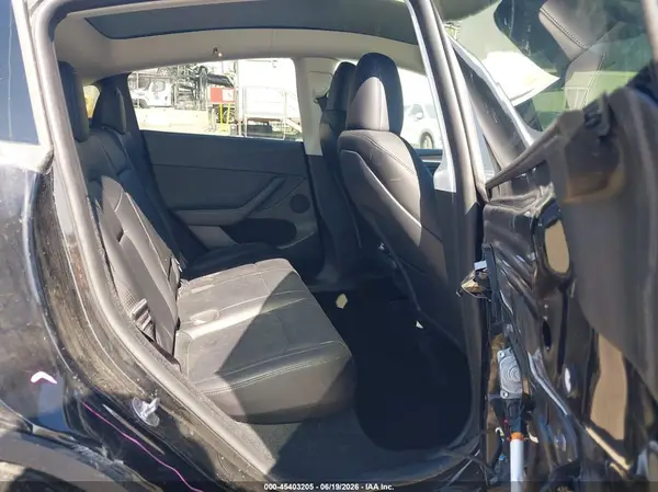 7SAYGDEEXPF855734 2023 TESLA MODEL Y - Image 8