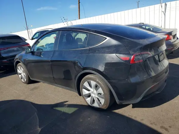 7SAYGDEEXPF857306 2023 TESLA MODEL Y - Image 2