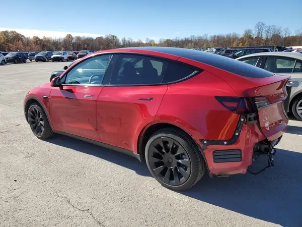 7SAYGDEEXPF861596 2023 TESLA MODEL Y - Image 2