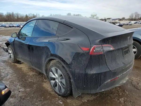 7SAYGDEEXPF868371 2023 TESLA MODEL Y - Image 2