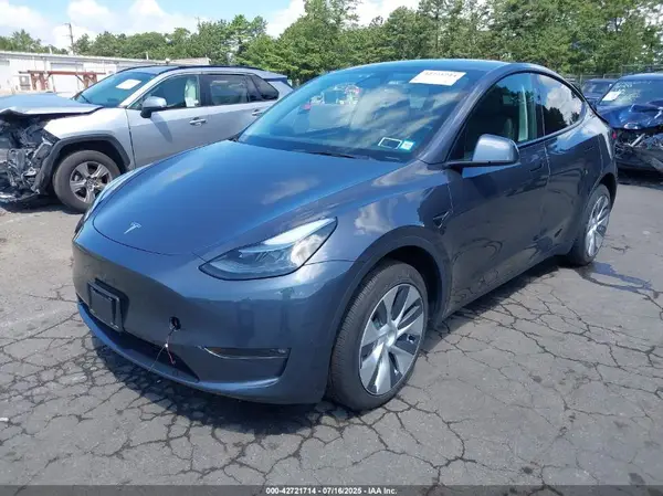 7SAYGDEEXPF869763 2023 TESLA MODEL Y - Image 2