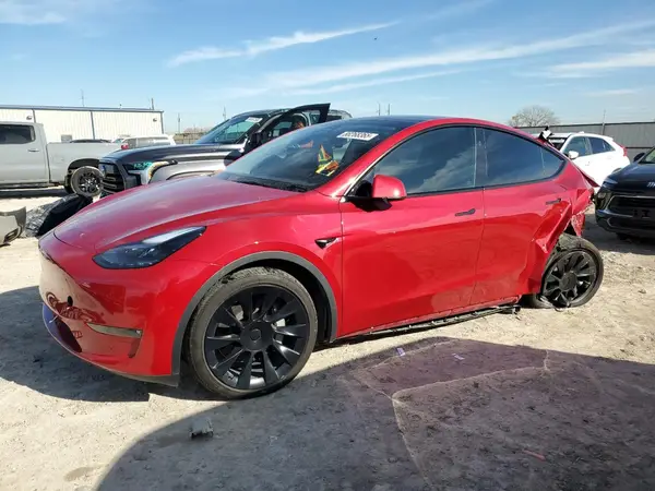 7SAYGDEEXPF874090 2023 TESLA MODEL Y - Image 1