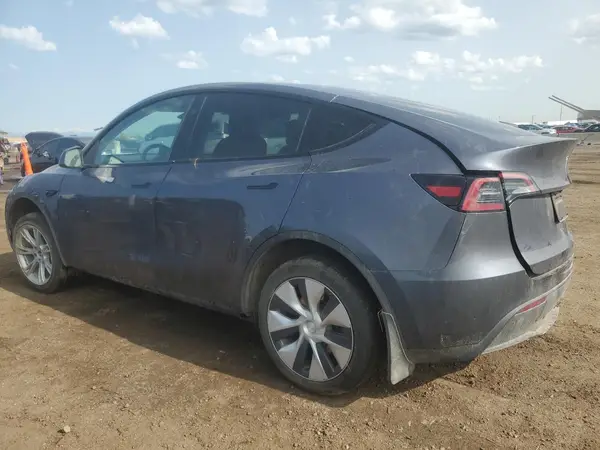 7SAYGDEEXPF874929 2023 TESLA MODEL Y - Image 2