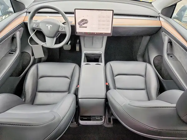 7SAYGDEEXPF882643 2023 TESLA MODEL Y - Image 8