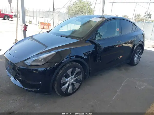 7SAYGDEEXPF883291 2023 TESLA MODEL Y - Image 2