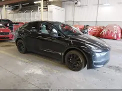 7SAYGDEEXPF885896 2023 TESLA MODEL Y