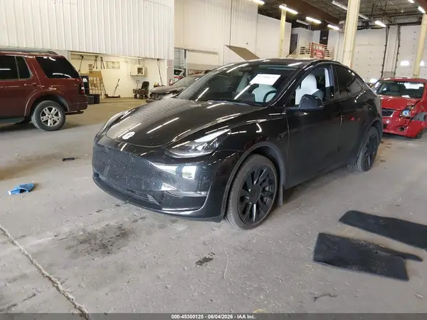 7SAYGDEEXPF885896 2023 TESLA MODEL Y - Image 2