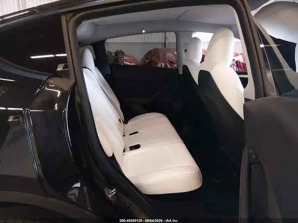 7SAYGDEEXPF885896 2023 TESLA MODEL Y - Image 8