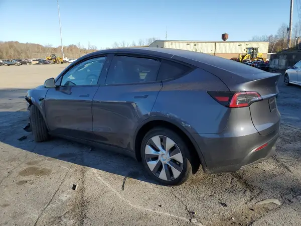 7SAYGDEEXPF887602 2023 TESLA MODEL Y - Image 2