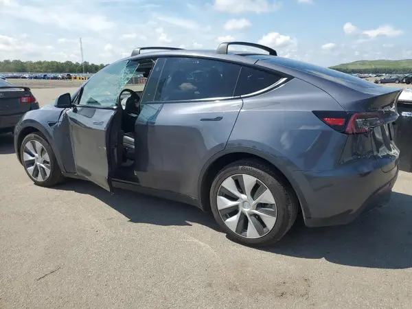 7SAYGDEEXPF890418 2023 TESLA MODEL Y - Image 2