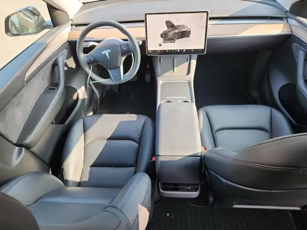 7SAYGDEEXPF891102 2023 TESLA MODEL Y - Image 8