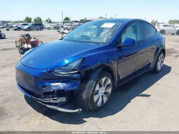 7SAYGDEEXPF892427 2023 TESLA MODEL Y - Image 2