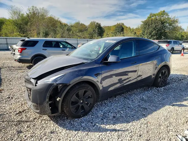 7SAYGDEEXPF899734 2023 TESLA MODEL Y - Image 1