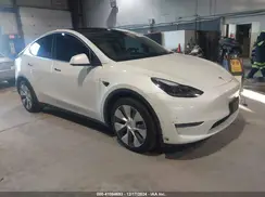 7SAYGDEEXPF921229 2023 TESLA MODEL Y