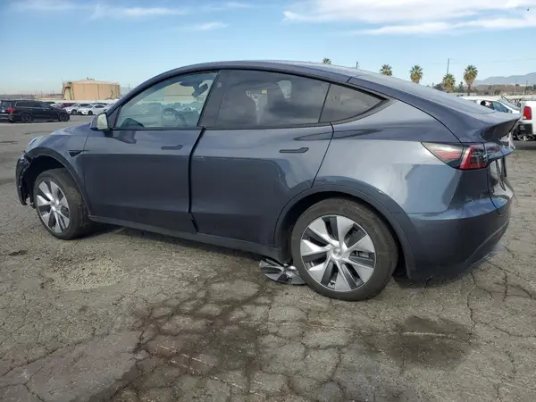7SAYGDEEXPF924213 2023 TESLA MODEL Y - Image 2