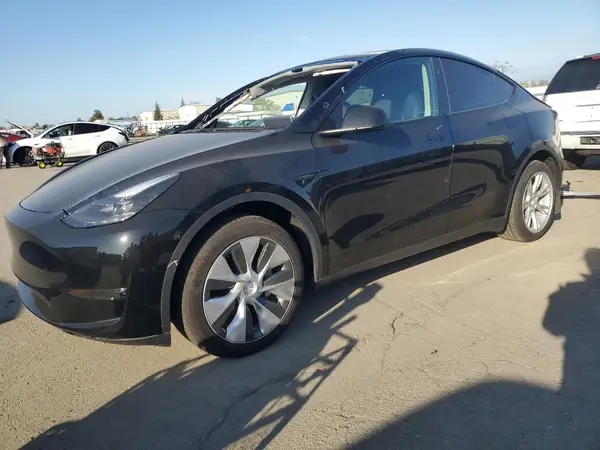 7SAYGDEEXPF937690 2023 TESLA MODEL Y - Image 1