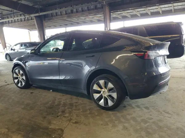 7SAYGDEEXPF957633 2023 TESLA MODEL Y - Image 2