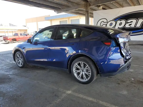 7SAYGDEEXPF967210 2023 TESLA MODEL Y - Image 2