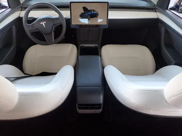 7SAYGDEEXPF967210 2023 TESLA MODEL Y - Image 8
