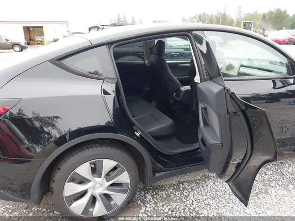 7SAYGDEEXPF967840 2023 TESLA MODEL Y - Image 8