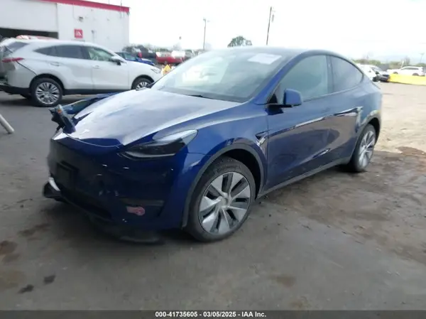 7SAYGDEEXPF971421 2023 TESLA MODEL Y - Image 2
