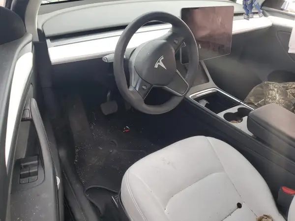 7SAYGDEEXRA215443 2024 TESLA MODEL Y - Image 8
