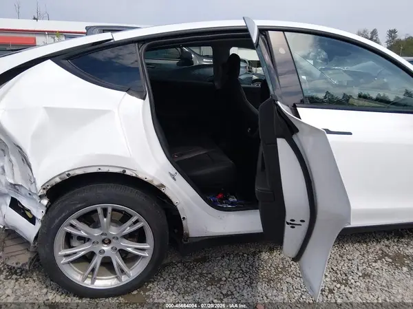 7SAYGDEEXRA219721 2024 TESLA MODEL Y - Image 8