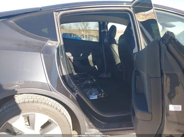 7SAYGDEEXRA219816 2024 TESLA MODEL Y - Image 8