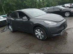 7SAYGDEEXRA220657 2024 TESLA MODEL Y