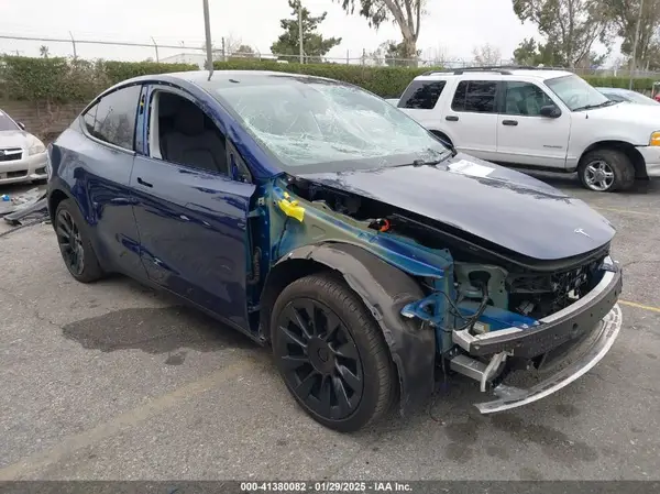 7SAYGDEEXRA220819 2024 TESLA MODEL Y - Image 1