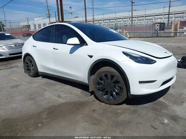 7SAYGDEEXRA223056 2024 TESLA MODEL Y - Image 1
