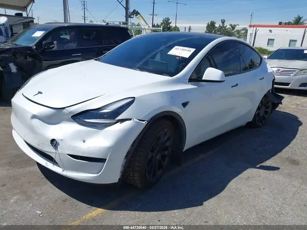 7SAYGDEEXRA223056 2024 TESLA MODEL Y - Image 2