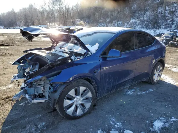 7SAYGDEEXRA223915 2024 TESLA MODEL Y - Image 1