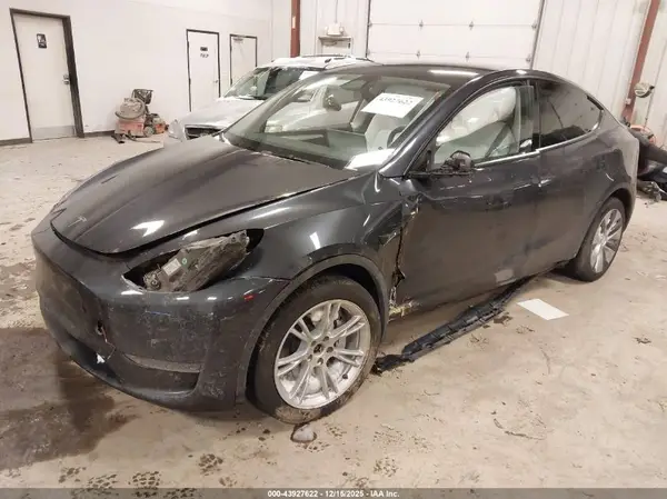 7SAYGDEEXRA225907 2024 TESLA MODEL Y - Image 2