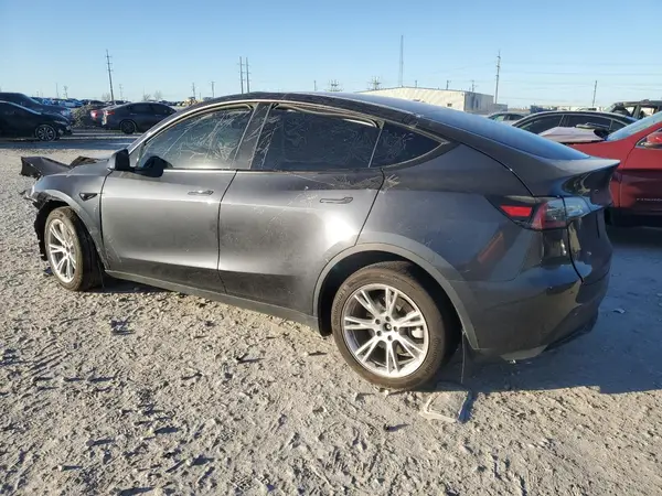 7SAYGDEEXRA226720 2024 TESLA MODEL Y - Image 2