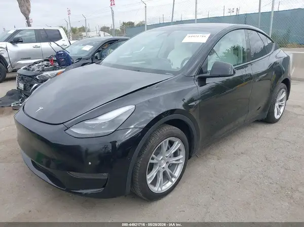 7SAYGDEEXRA236129 2024 TESLA MODEL Y - Image 2