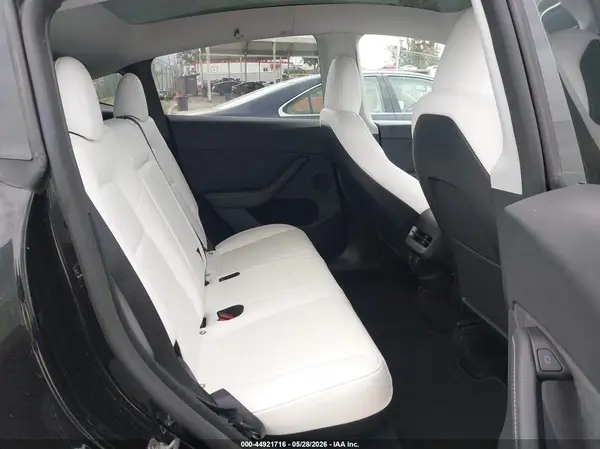 7SAYGDEEXRA236129 2024 TESLA MODEL Y - Image 8
