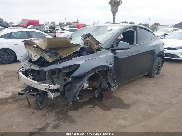7SAYGDEEXRA237667 2024 TESLA MODEL Y - Image 2
