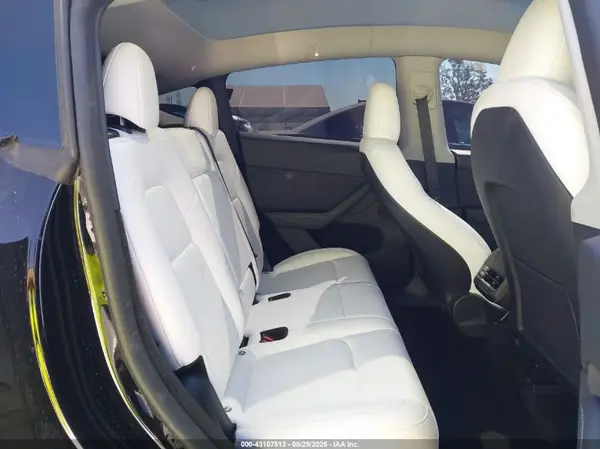 7SAYGDEEXRA238558 2024 TESLA MODEL Y - Image 8