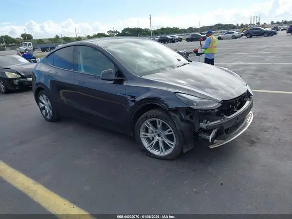 7SAYGDEEXRA241461 2024 TESLA MODEL Y - Image 1