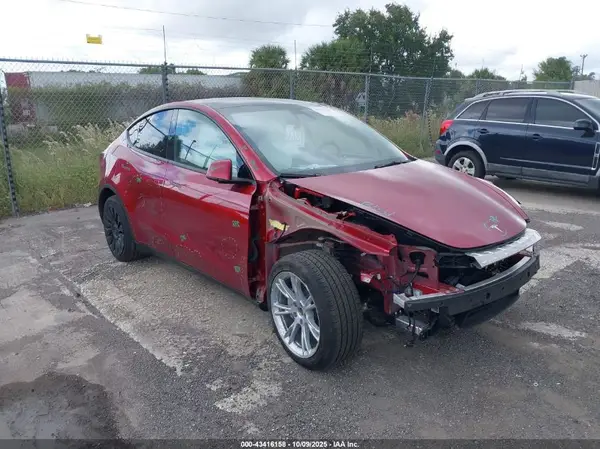 7SAYGDEEXRA245350 2024 TESLA MODEL Y - Image 1
